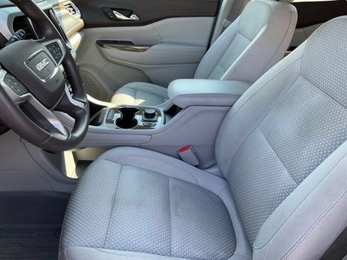 Used 2023 GMC Acadia SLE w/ Driver Convenience Package AWD/4WD image 5