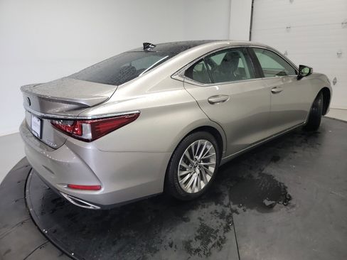 Used 2020 Lexus ES 350 w/ Luxury Package FWD image 9