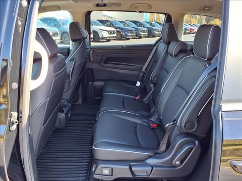 New 2026 Honda Odyssey Touring image 11