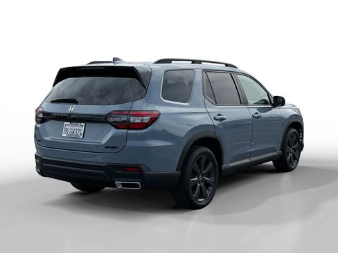 Certified 2024 Honda Pilot Sport image 5