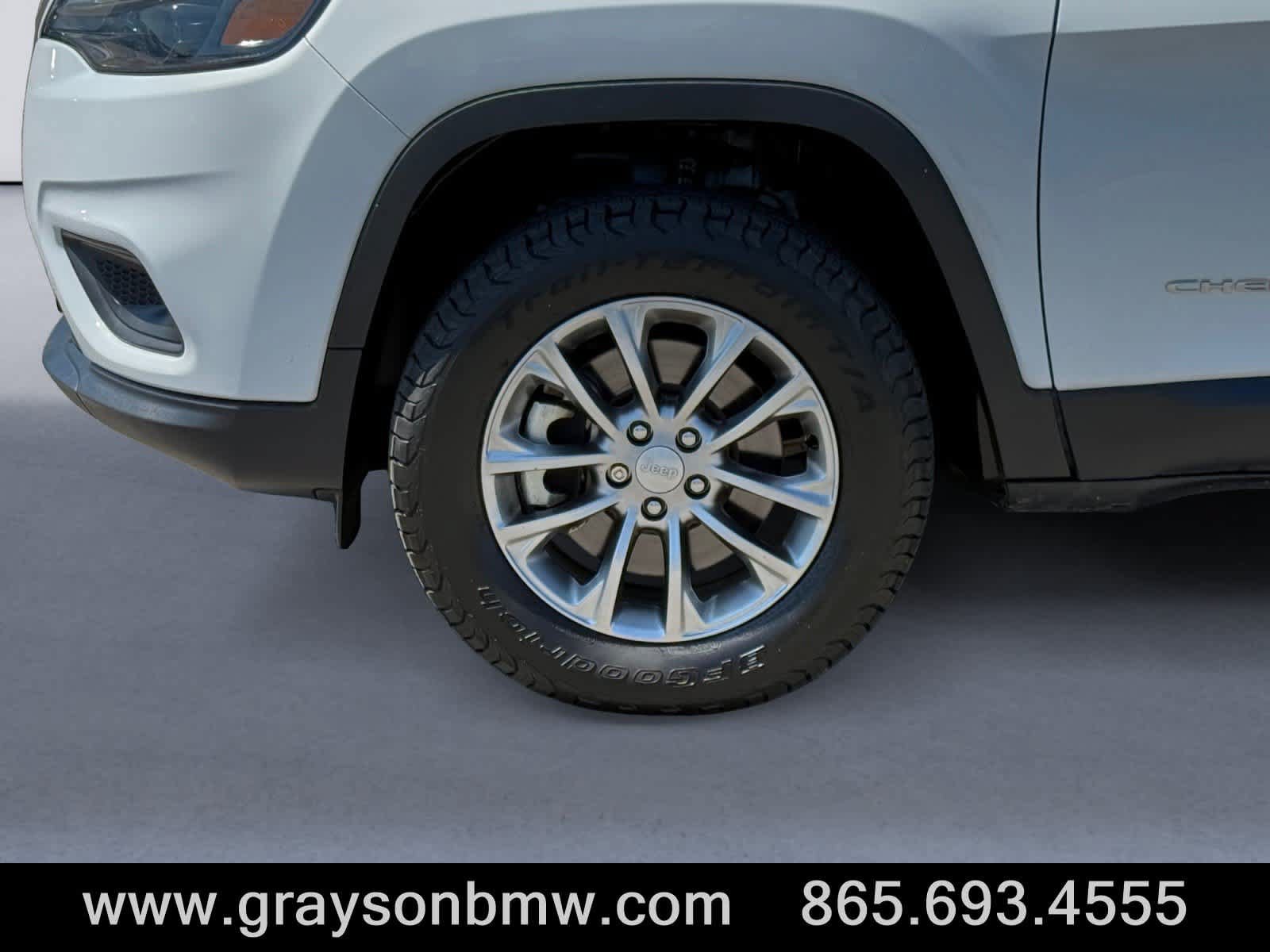 Used 2021 Jeep Cherokee Latitude Lux w/ Sun & Sound Group AWD/4WD image 9