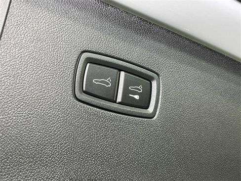 Used 2021 Porsche Macan image 19