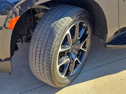 Used 2024 Chevrolet Tahoe RST w/ Luxury Package image 33