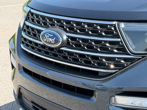 Used 2022 Ford Explorer XLT w/ Equipment Group 202A AWD/4WD image 23
