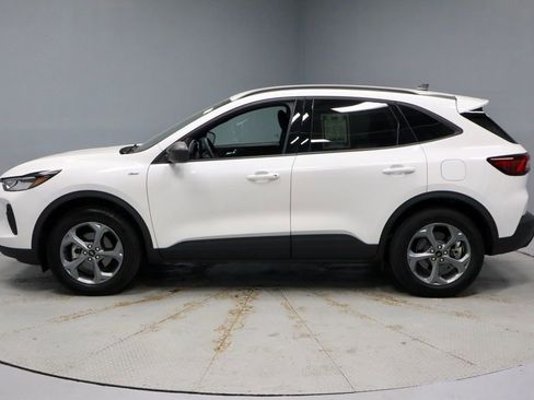 Certified 2025 Ford Escape ST-Line w/ Tech Pack #1 AWD/4WD image 9
