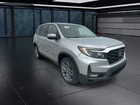 Used 2023 Honda Passport EX-L image 2