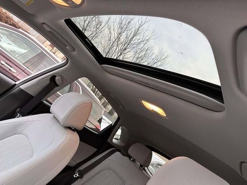 Used 2023 Hyundai Kona SEL w/ Convenience Package image 17