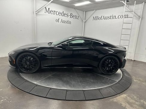Used 2023 Aston Martin V8 Vantage Coupe RWD image 4