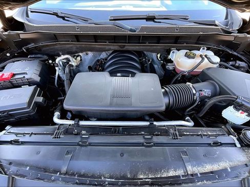 Used 2023 Chevrolet Suburban High Country image 9