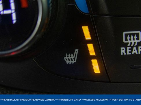 Used 2019 Chevrolet Equinox LT w/ Driver Convenience Package image 7