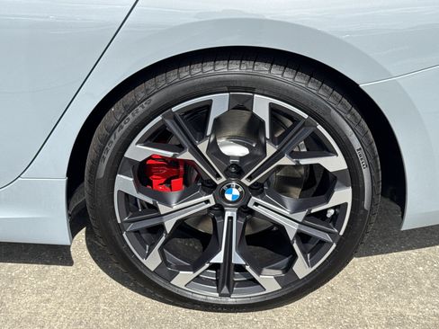 New 2026 BMW 330i Sedan w/ M Sport Package RWD image 25