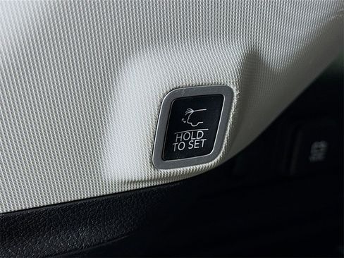 Used 2022 Jeep Grand Cherokee Limited 4xe image 31