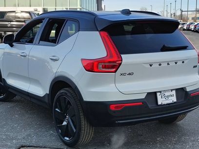 New 2026 Volvo XC40 B5 Ultra w/ Climate Package