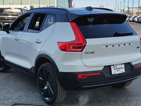 New 2026 Volvo XC40 B5 Ultra w/ Climate Package image 4