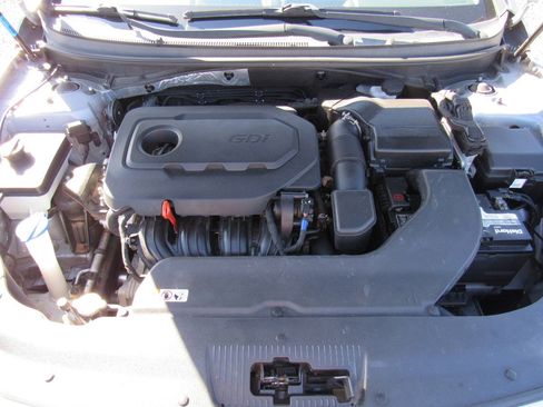 Used 2017 Hyundai Sonata SE image 11