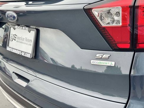 Used 2019 Ford Escape SE FWD image 17