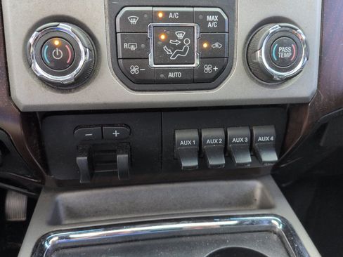 Used 2016 Ford F350 Lariat w/ Lariat Ultimate Package AWD/4WD image 13