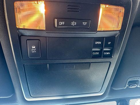 Used 2016 Toyota Tacoma TRD Sport w/ Premium & Technology Package image 32