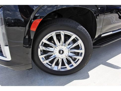 Used 2023 Cadillac Escalade Premium Luxury RWD image 33