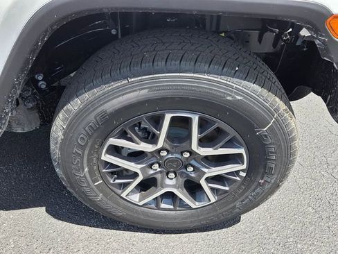 New 2026 Jeep Wrangler Sahara AWD/4WD image 15