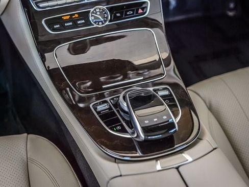 Used 2020 Mercedes-Benz E 350 4MATIC Sedan image 33