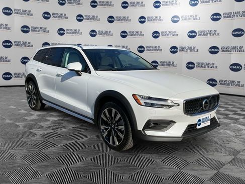 New 2026 Volvo V60 B5 Cross Country Ultra w/ Protection Package Premier image 7