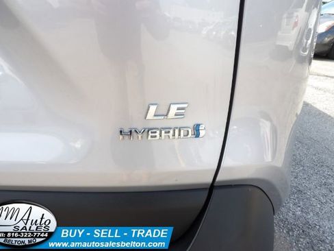 Used 2022 Toyota RAV4 LE image 23