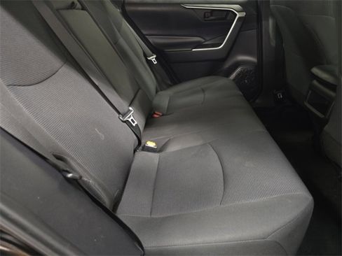 Used 2019 Toyota RAV4 LE image 17