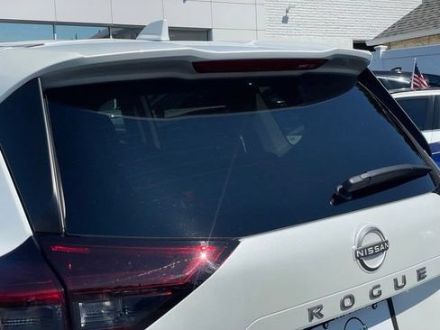 Certified 2025 Nissan Rogue SV AWD/4WD image 27