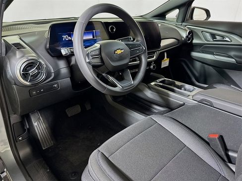 New 2026 Chevrolet Equinox EV LT image 5