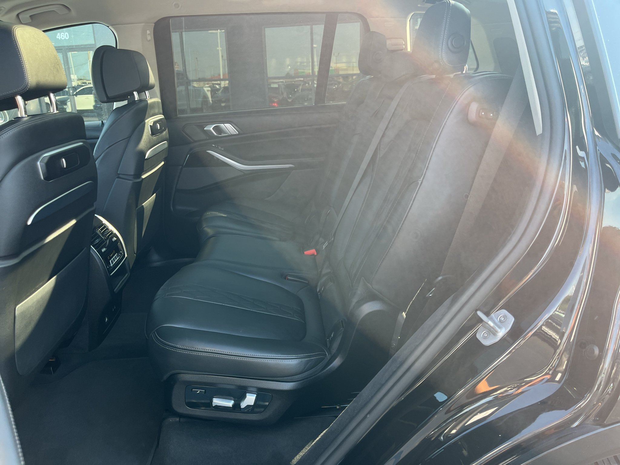 Used 2025 BMW X7 xDrive40i AWD/4WD image 34