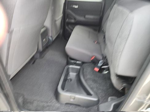 Used 2023 Nissan Frontier SV image 15