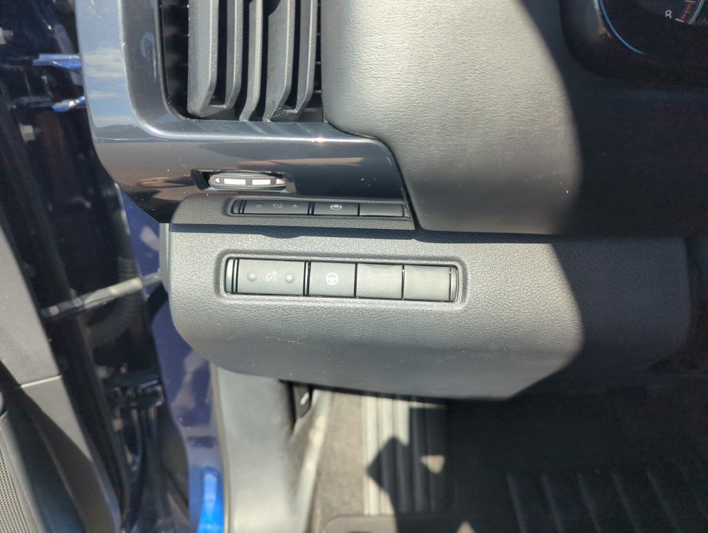 Used 2022 Nissan Pathfinder SV AWD/4WD image 20
