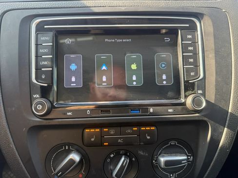 Used 2011 Volkswagen Jetta SE FWD image 13