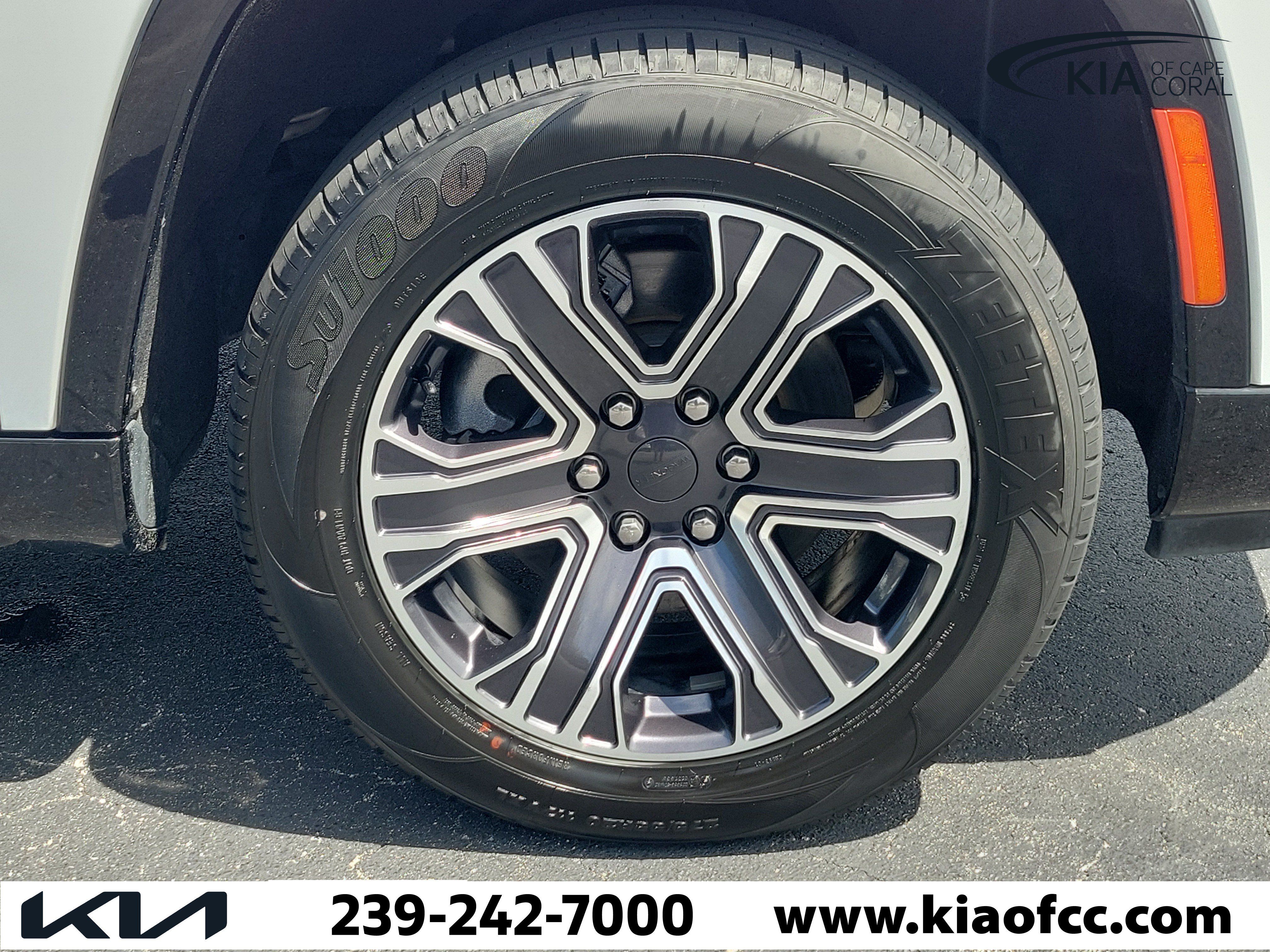 Used 2024 Jeep Wagoneer Series II AWD/4WD image 7