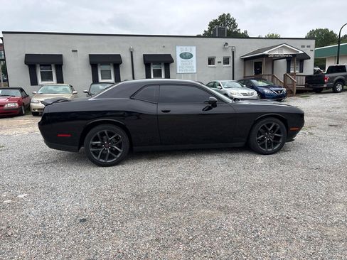 Used 2019 Dodge Challenger SXT w/ Blacktop Package RWD image 7