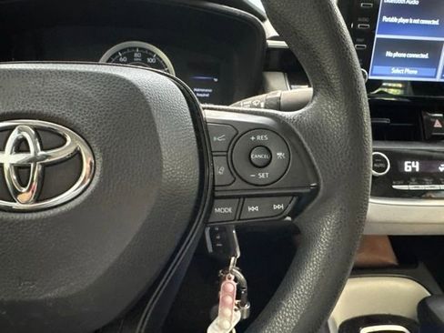 Used 2020 Toyota Corolla LE FWD image 7