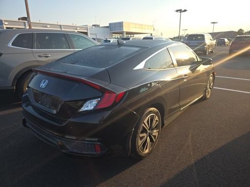 Used 2017 Honda Civic EX-T image 4