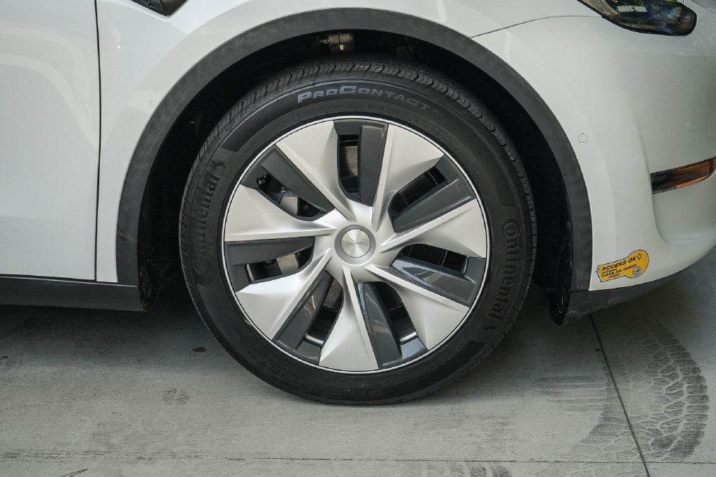 Used 2021 Tesla Model Y Long Range AWD/4WD image 10