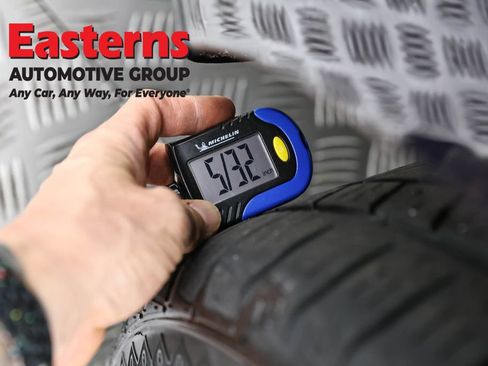 Used 2021 Kia Sedona EX image 31