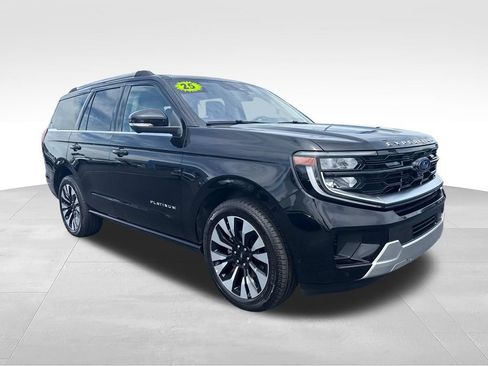 Used 2025 Ford Expedition Platinum w/ Driver's Package AWD/4WD image 18
