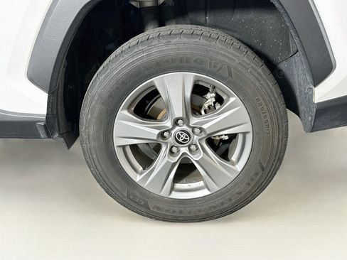 Used 2024 Toyota RAV4 XLE FWD image 11
