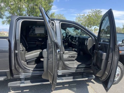 Used 2020 GMC Sierra 3500 Denali w/ Denali Ultimate Package AWD/4WD image 36