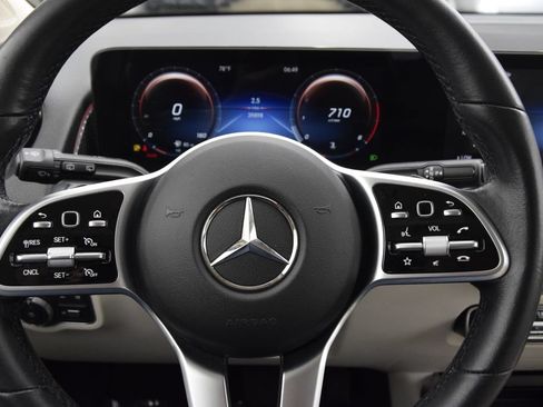 Used 2022 Mercedes-Benz GLB 250 4MATIC image 22