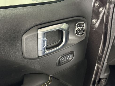 New 2026 Jeep Wrangler Unlimited Sahara AWD/4WD image 15