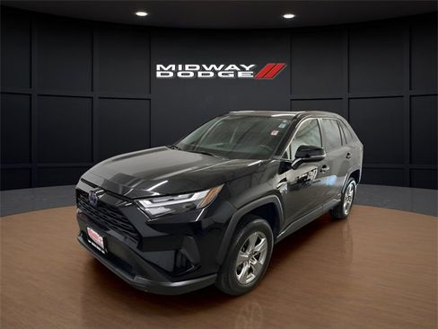 Used 2024 Toyota RAV4 XLE image 2