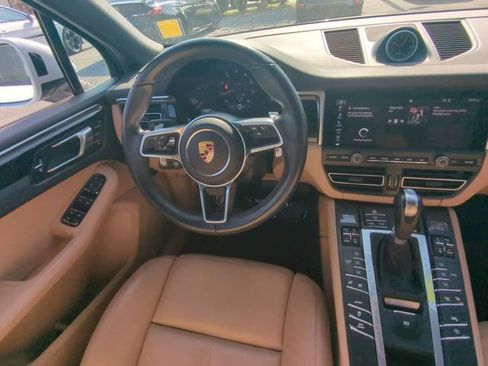 Used 2019 Porsche Macan AWD/4WD image 17