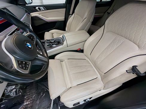Used 2019 BMW X5 xDrive40i w/ M Sport Package AWD/4WD image 11