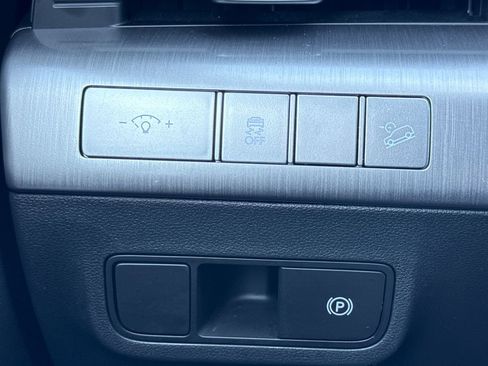 Used 2025 Hyundai Kona SEL FWD image 27