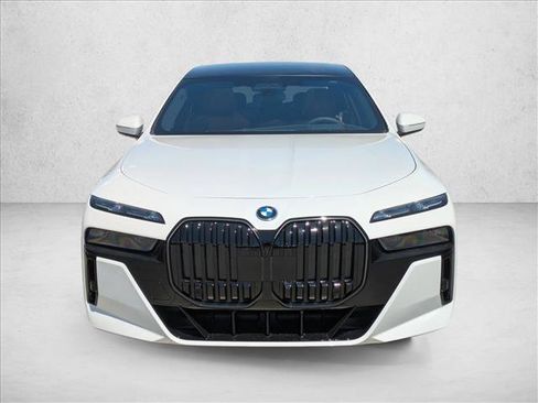 New 2026 BMW 750e xDrive AWD/4WD image 6